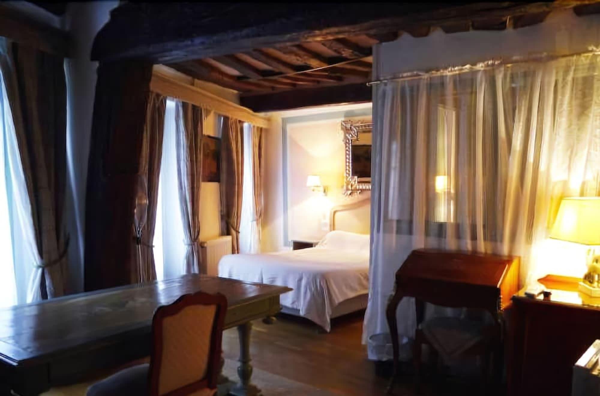 Hotel Les Degres De Notre Dame Paris Exterior foto