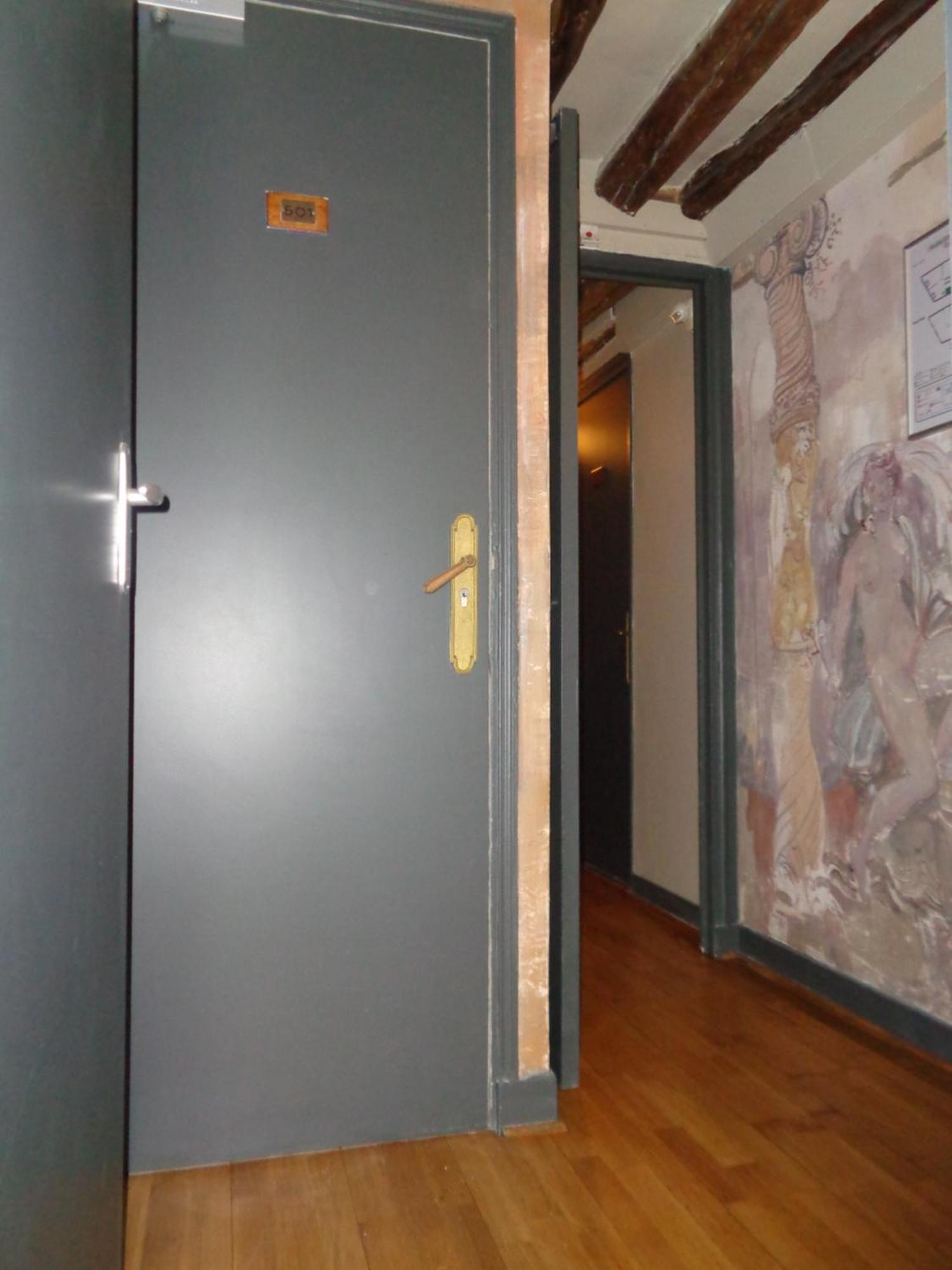Hotel Les Degres De Notre Dame Paris Exterior foto