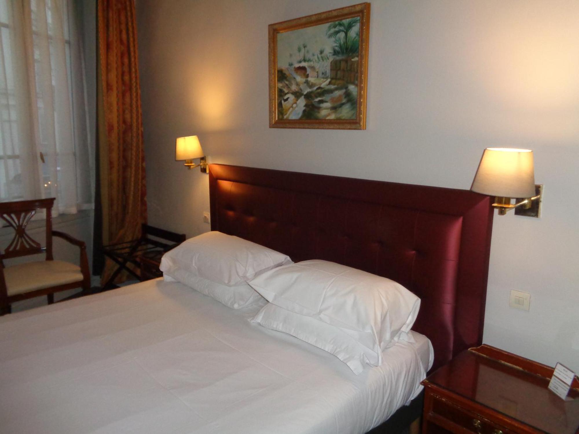 Hotel Les Degres De Notre Dame Paris Exterior foto