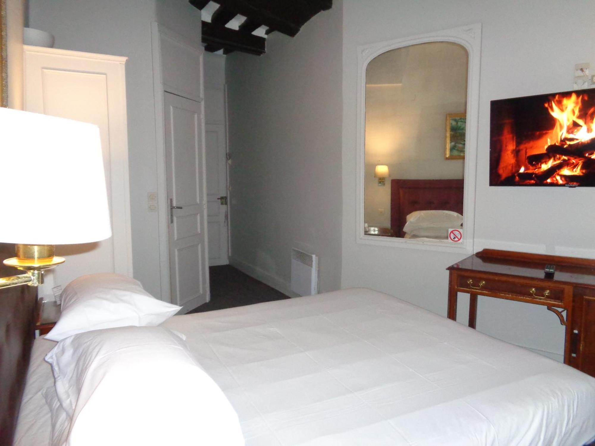 Hotel Les Degres De Notre Dame Paris Exterior foto